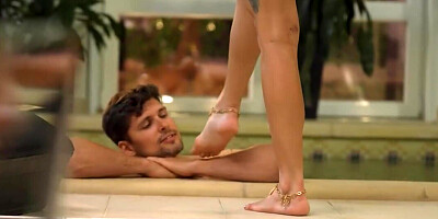 Innocent babe uses her feet to seduce a kinky freak