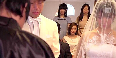 Miaa-129 The Elder Stepsister Of The Bride Was Secretly Luring The Groom To Temptation And Mounting Him With Her Big Ass While Her Little Stepsister Was Waiting Nearby Yu Shinoda