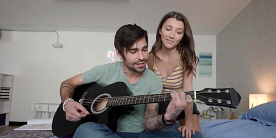 Babe gives the guitar lesson and enjoys his cock in pussy