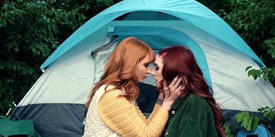 Redhead took girlfriend to forest to bonk her by the tent