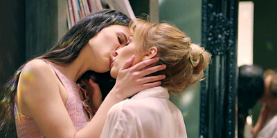 These two Russian lesbian hotties are madly in love