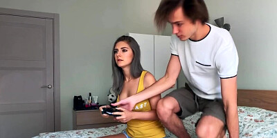 Grey-haired gamer and her boyfriend find compromise thanks to sex