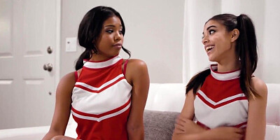 Cheerleaders have a lesbian adventure together