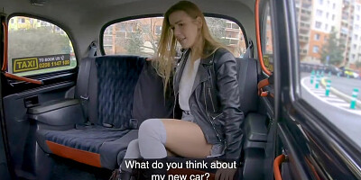 Fake taxi ride serves as a cover-up for the babe interested in lesbian sex