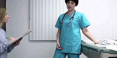 Harlow West & Jessica Ryan are sharing doctor's prick in 3some
