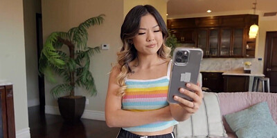 Asian vlogger has sex fulfilling viewers' request